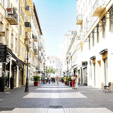 Massena Nice! Free Breakfast! Nice