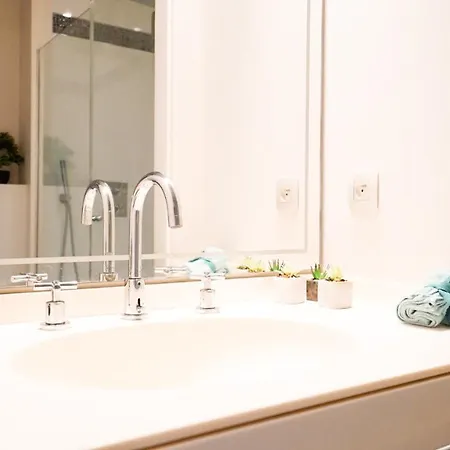 Massena Nice! Free Breakfast! *