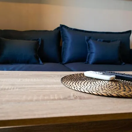 Massena Nice! Free Breakfast!