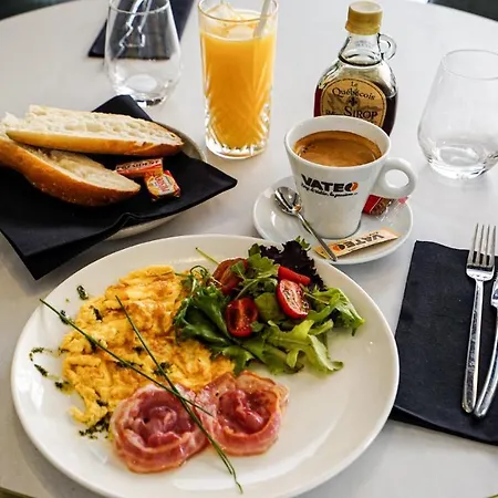 Massena Nice! Free Breakfast! *