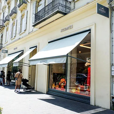 Massena Nice! Free Breakfast!