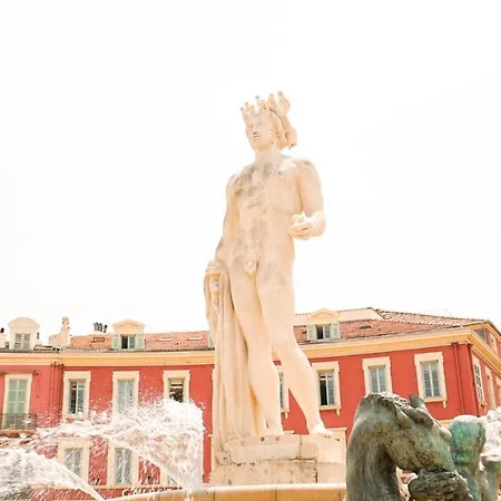 Massena Nice! Free Breakfast! *