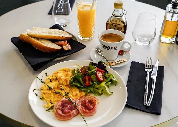 Massena Nice! Free Breakfast! *